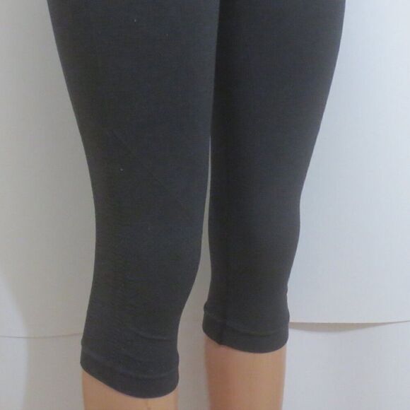 Lululemon In The Flow Crop II in Heathered Deep Coal - Picture 7 of 11